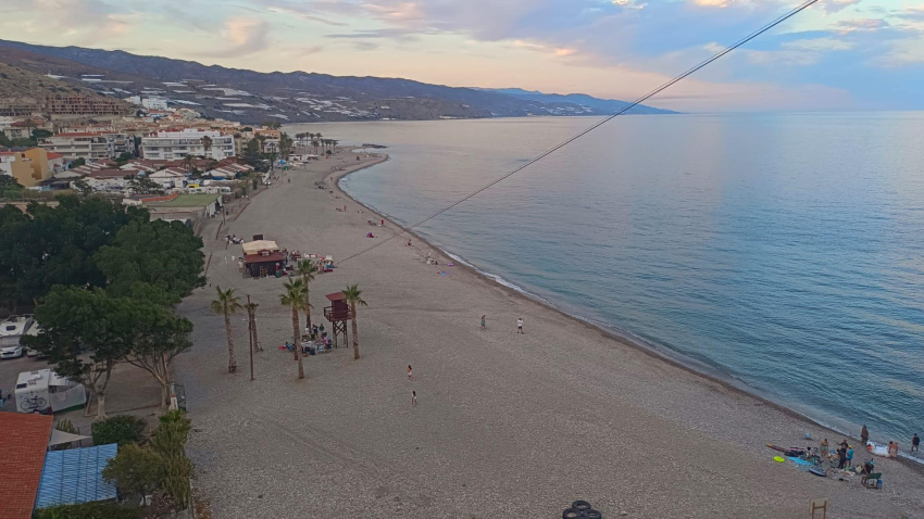 Gualchos-Castell de Ferro une sus playas con una pasarela peatonal para este verano