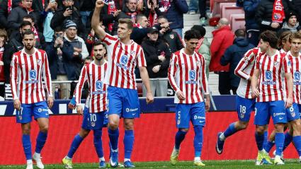 Los jugadores del Atlético celebran el gol de Sorloth ante el Mallorca