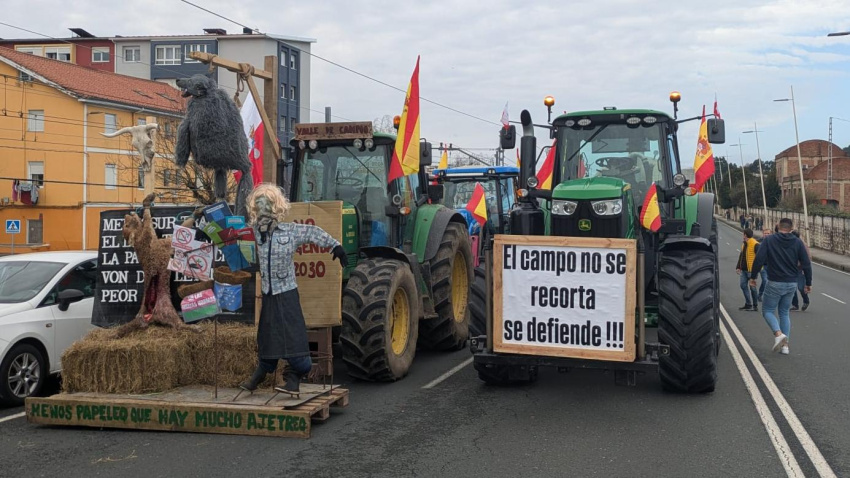 Los ganaderos se agruparon en Cantabria para hacerse oír en una nueva tractorada
