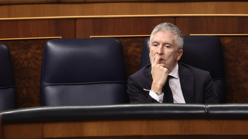 El ministro del Interior, Fernando Grande-Marlaska, durante una sesión de control al Gobierno, en el Congreso de los Diputados, a 18 de febrero de 2026, en Madrid (España)