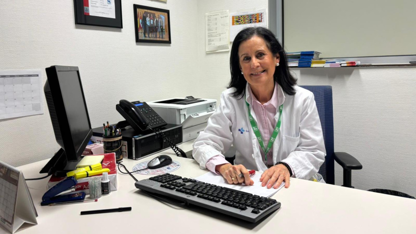 Belén Ausín, enfermera de la Unidad de Enfermedades Inflamatorias Intestinales, en la consulta de la unidad