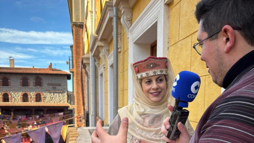 Mediodía COPE en Teruel desde el balcón del Ayuntamiento de Teruel