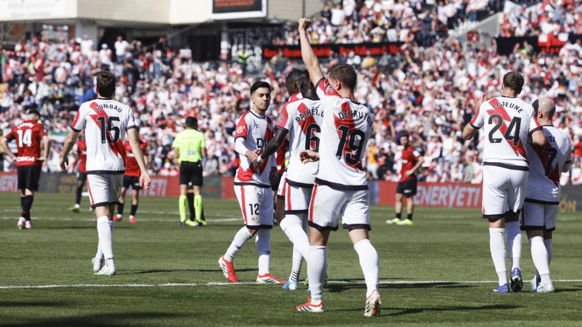 Jorge de Frutos celebra su gol, en el Rayo - Athletic