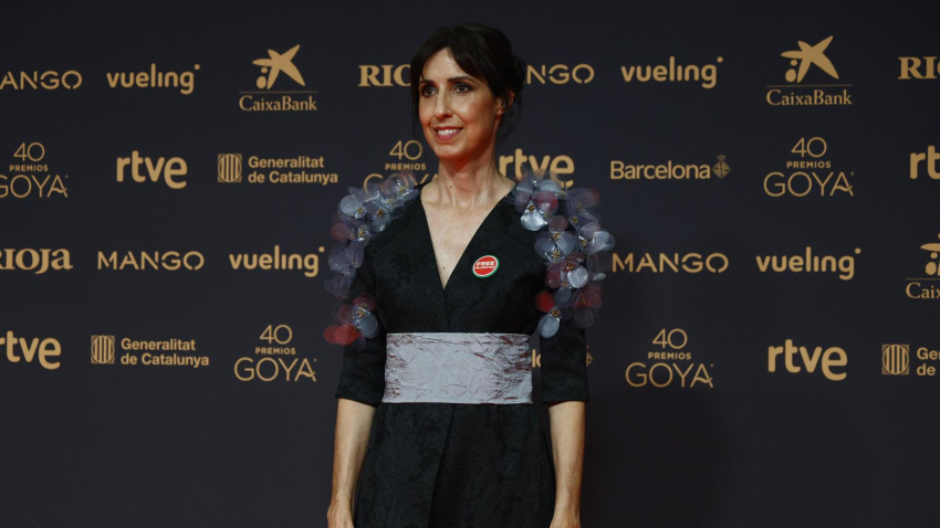 La directora Eva Libertad posa a su llegada a la ceremonia de entrega de la 40º edición de los Premios Goya