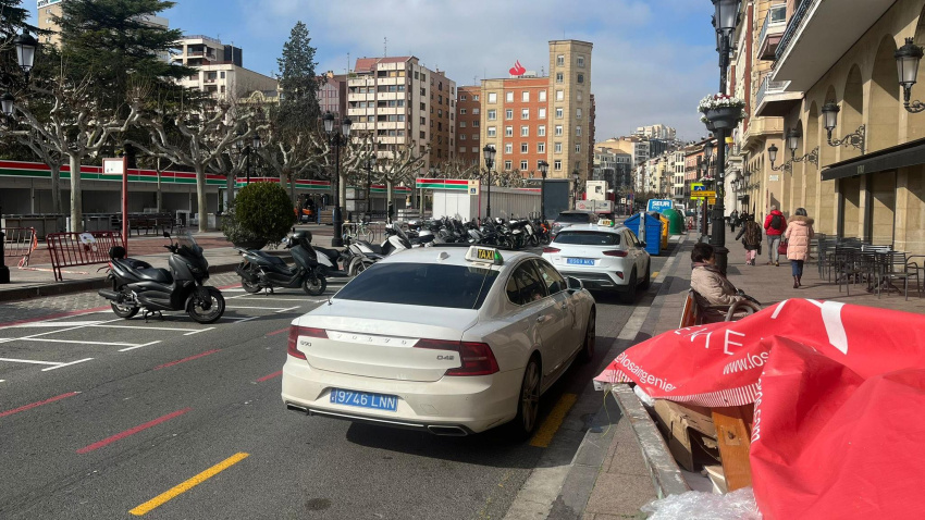 Parada de taxis en El Espolón