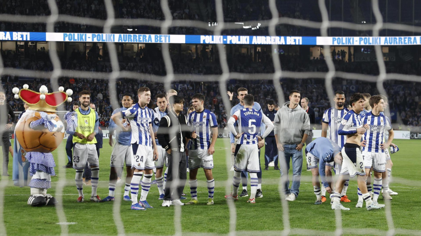 Los futbolistas de la Real Sociedad celebran el pase a la final de la Copa del Rey