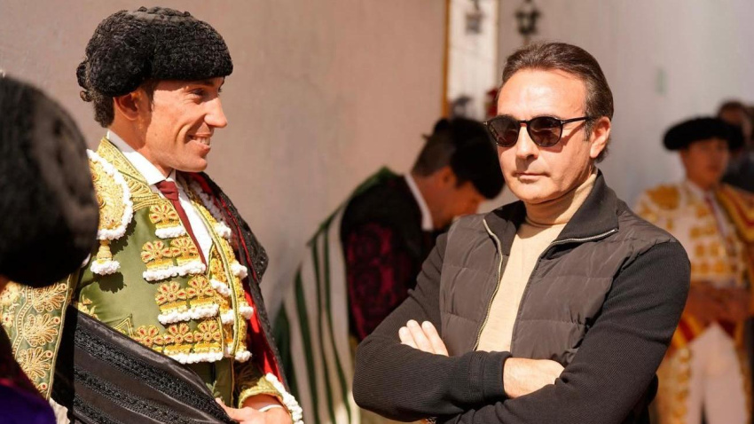 David de Miranda y Enrique Ponce en la plaza de toros de Olivenza