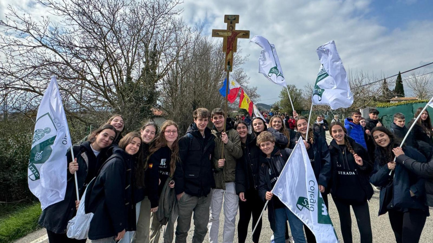 Alumnos del Colegio San Jaime durante una Javierada