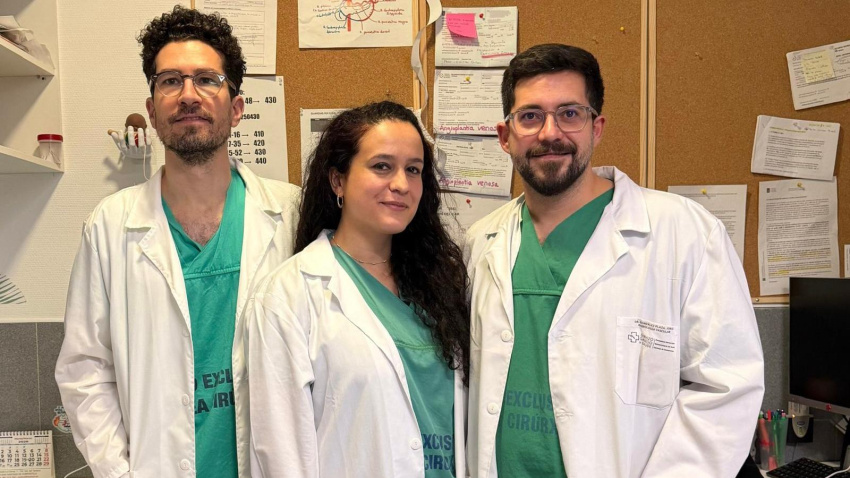 Adrián Martínez, Ana Afonso y Jorge González,  radiólogos de la Sección de Radiología Vascular e Intervencionista del CHUS