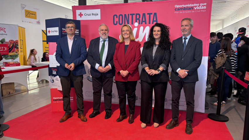 El empleo se abre paso en Motril: la feria de Cruz Roja reúne a más de 900 personas en busca de una oportunidad