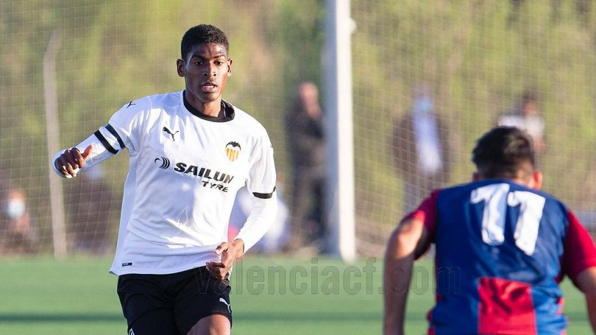 Mosquera llegó a Paterna con 12 años