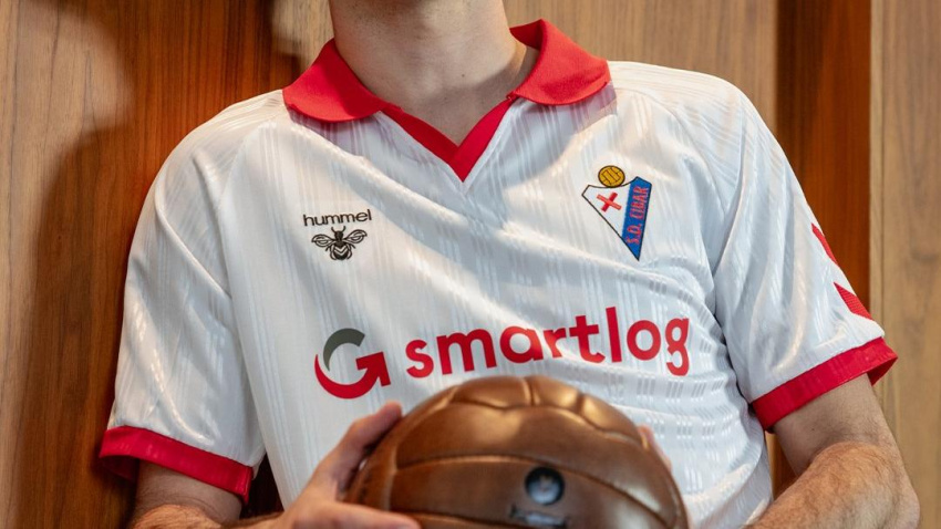 La camiseta retro del Eibar