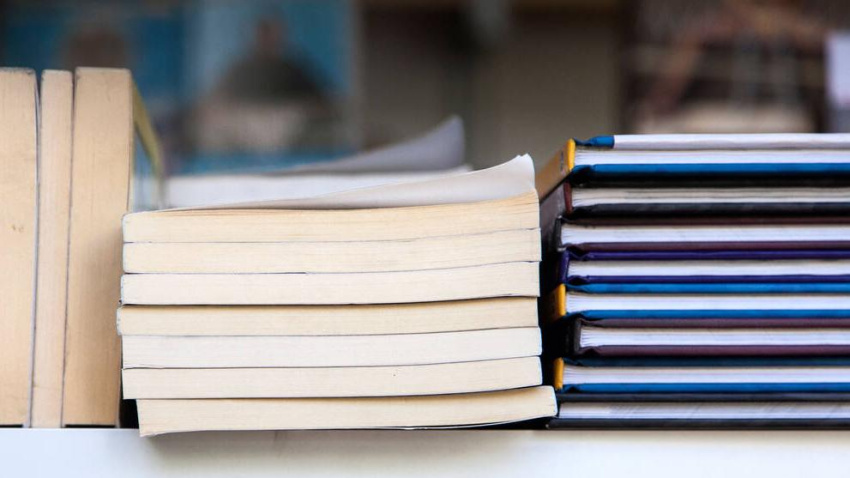 E08DTD E08DTD Old books for sale in a second hand street market