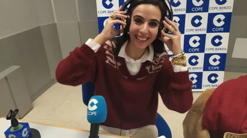 Silvia Rodríguez, colaboradora de COPE (jersey rojito)