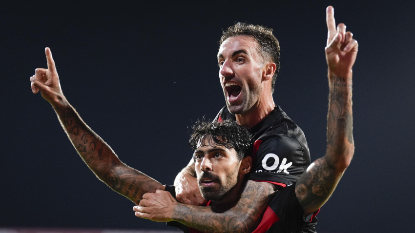 Samu Costa celebra su gol en el Girona - Mallorca
