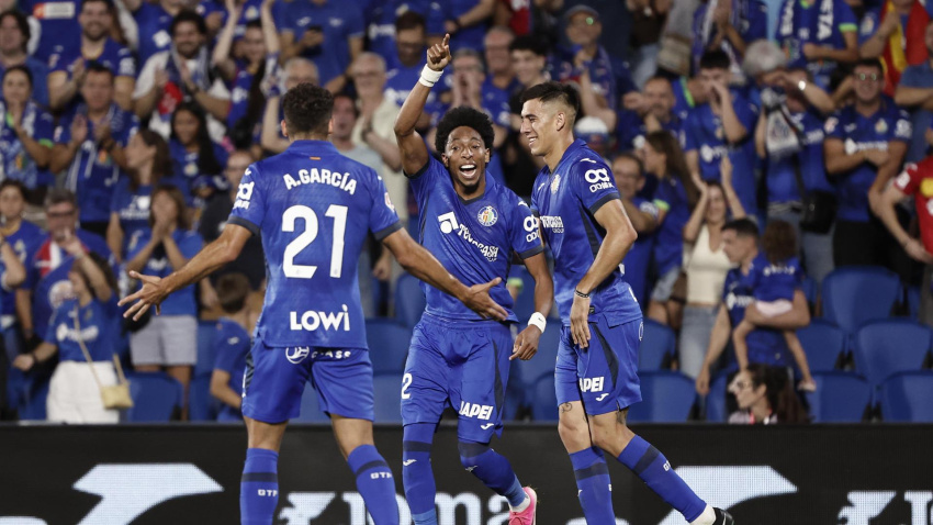 Mojica celebra el gol del Getafe contra el Partizan
