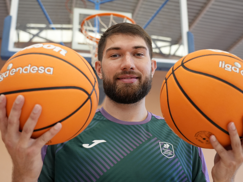 Presentacion de Killian Tillie con Unicaja.