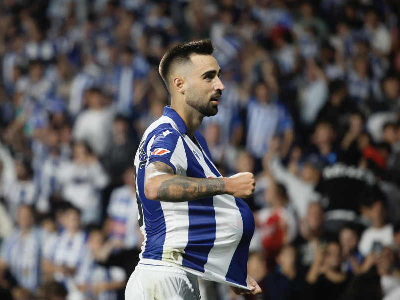 Brais Méndez celebra su gol en el Real Sociedad - Alavés