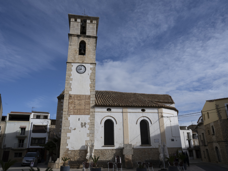 Tírig - Plaza de la Iglesia