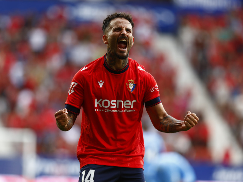 Rubén García celebra un gol con la camiseta de Osasuna