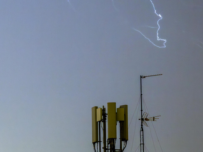 Una tormenta eléctrica este jueves, sobre Zaragoza