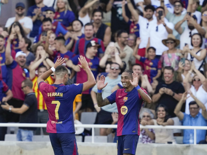 Ferrán celebra su tanto en el Barcelona, 7 - Valladolid, 0.