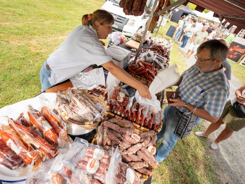 Los puestos de venta también logaron dar salida a mucha mercancía