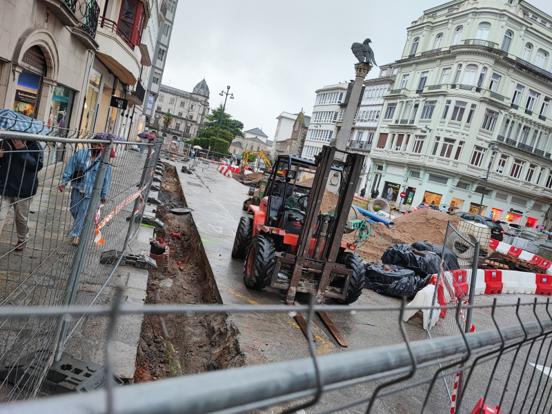 Los trabajos de peatonalización del casco histórico mantienen en obras desde hace meses el centro de Lugo