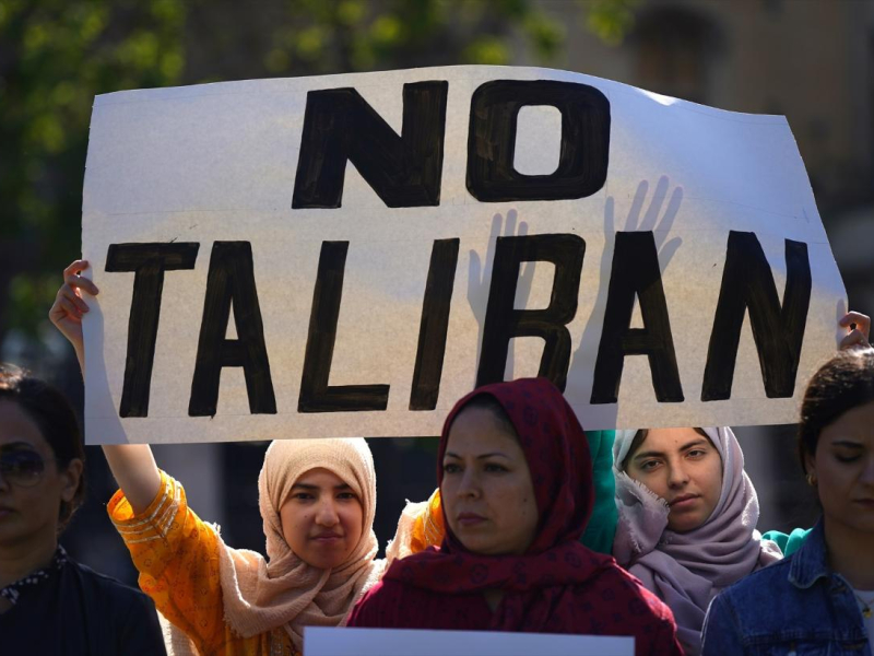 Mujeres, en contra de los talibanes de Afganistán