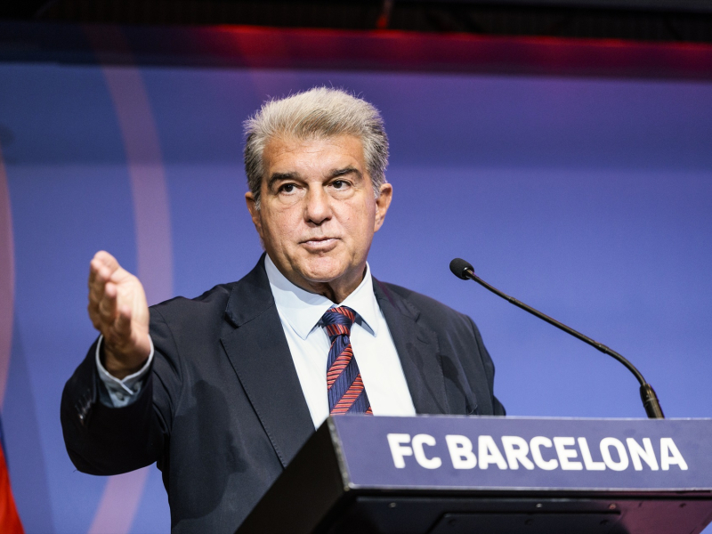 Joan Laporta pada konferensi pers