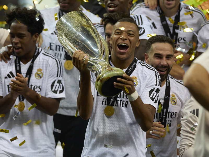 La Supercopa ha sido el primer título del Real Madrid esta temporada.

In the picture: Mbappe

900/Cordon Press