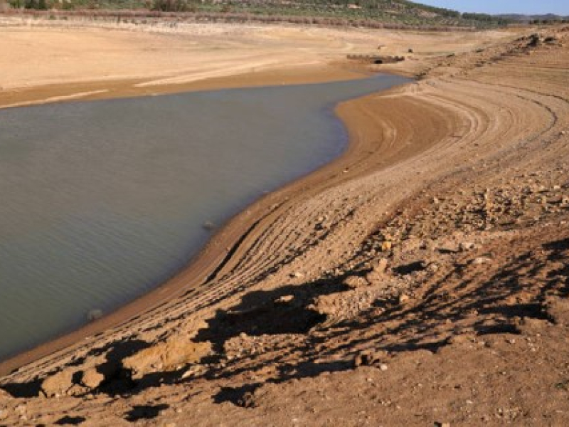 Los embalses de la Vega Baja apenas tienen agua y se esperan más restricciones