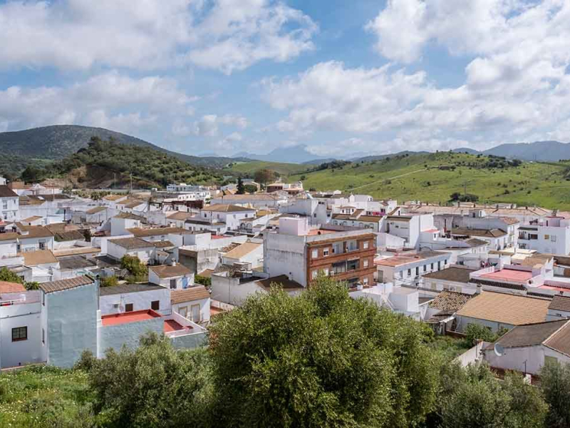 Algar, el municipio gaditano que defiende la tradición de las charlas al fresco