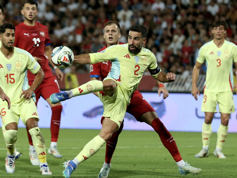 Belgrade (Serbia), 15/04/2020.- Dani Carvajal (C) of Spain in action during the UEFA Nations League group D soccer match between Serbia and Spain in Belgrade, Serbia, 05 September 2024. (España, Belgrado) EFE/EPA/ANDREJ CUKIC