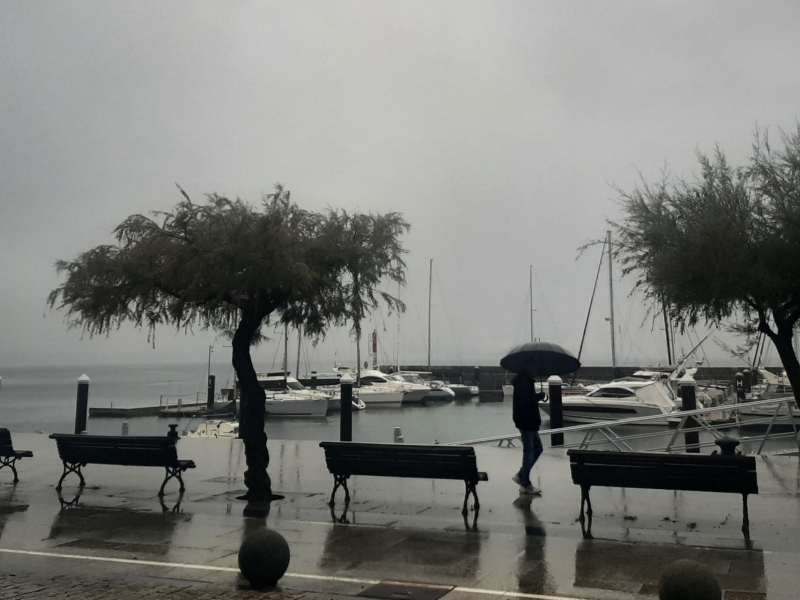 Vista de la lluvia caída este jueves en Santander