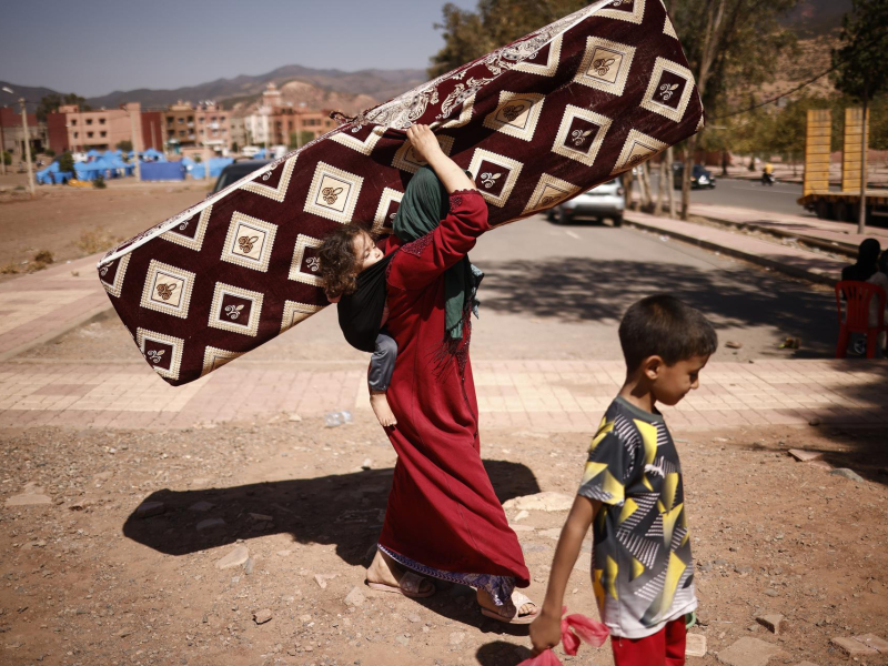 Una mujer y un niño en Marrakech