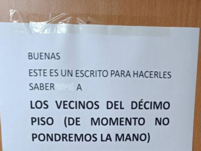 Este es el cartel que colocó el vecino en su portal