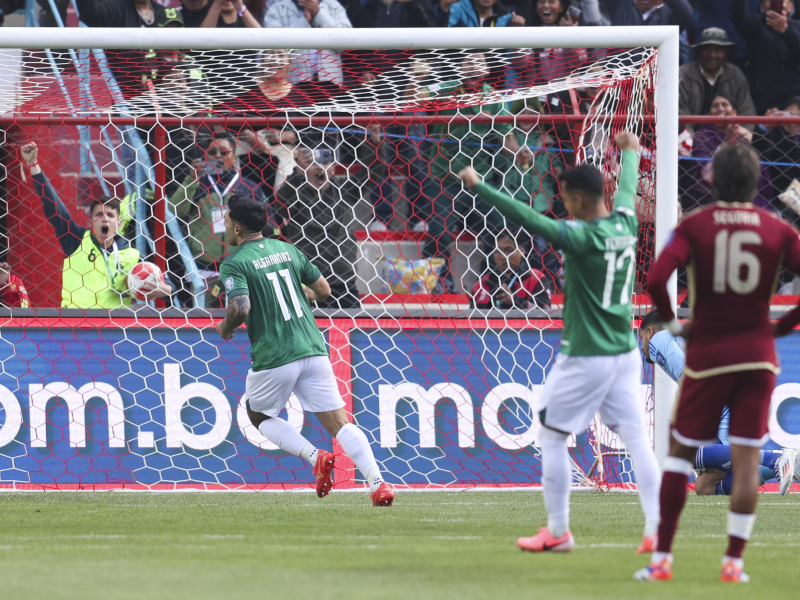 Bolivia goleó por 4-0 a Venezuela y sumó un importante triunfo.