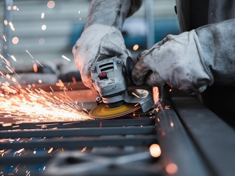 Un trabajador del metal