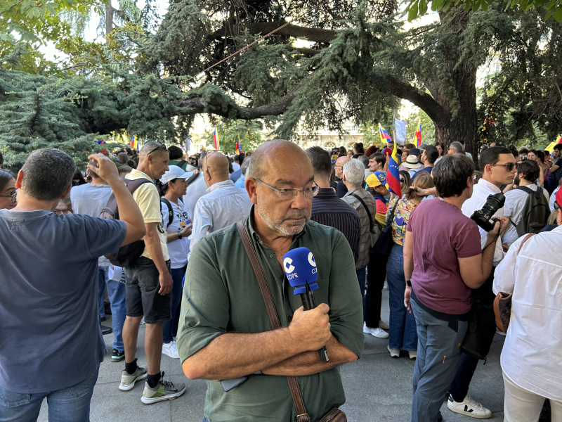 Expósito en la manifestación de venezolanos