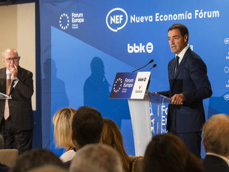 El lehendakari Imanol Pradales en el forum Nueva Economia