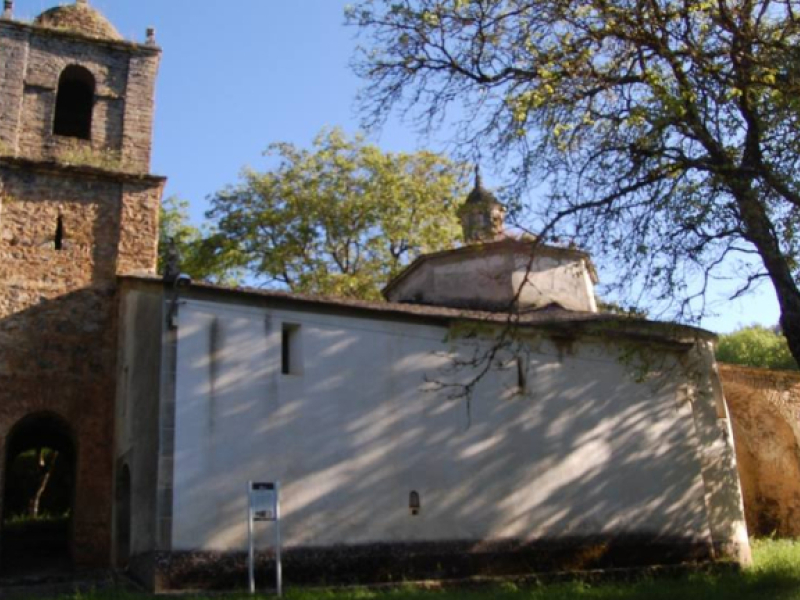 Iglesia de San Pedro de Cadoalla, en Becerreá