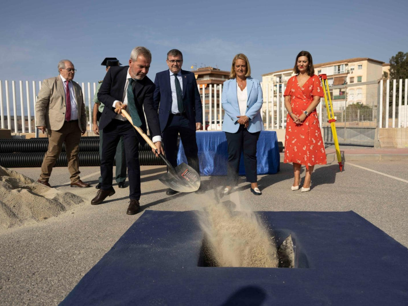 Colocación de la primera piedra del edificio de la Guardia Civil en el Puerto de Motril