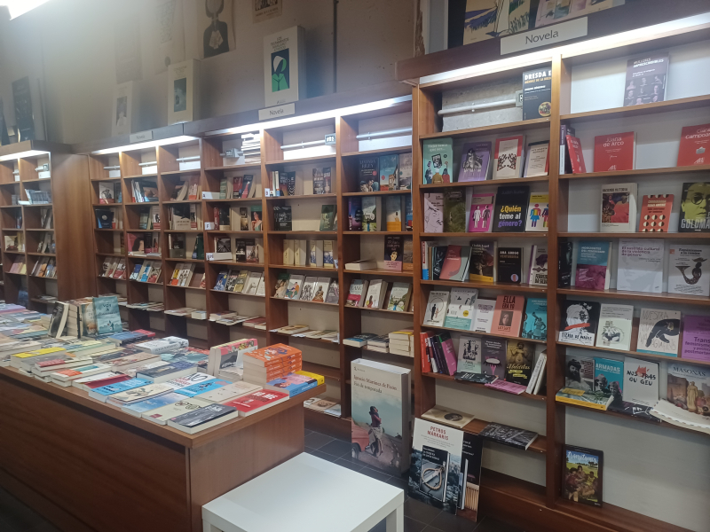 Interior de la librería Lume