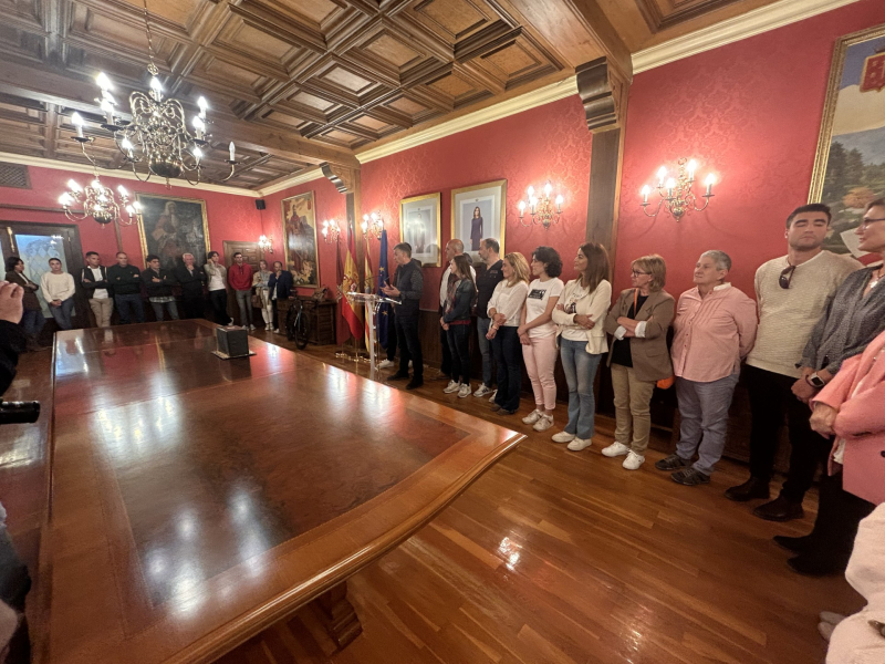 Recepción en el salón rosa del consistorio