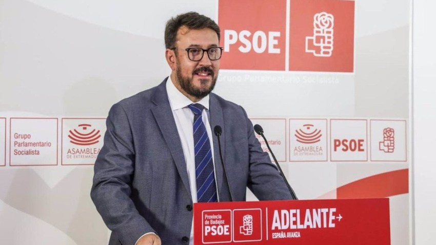 19/10/2023 El secretario general del PSOE en la provincia de Badajoz, Rafael  Lemus, en rueda de prensa
POLITICA ESPAÑA EUROPA EXTREMADURA
PSOE