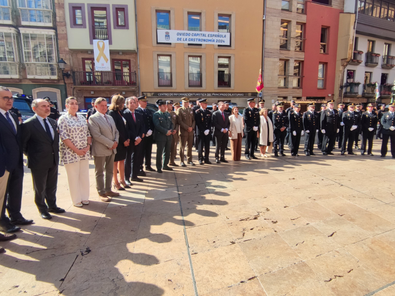 La Policía Nacional recibe la Medalla de Oro de Oviedo por sus 200 años de historia