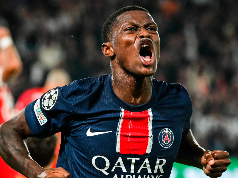 Nuno Mendes celebra el gol del PSG frente al Girona en la Liga de Campeones