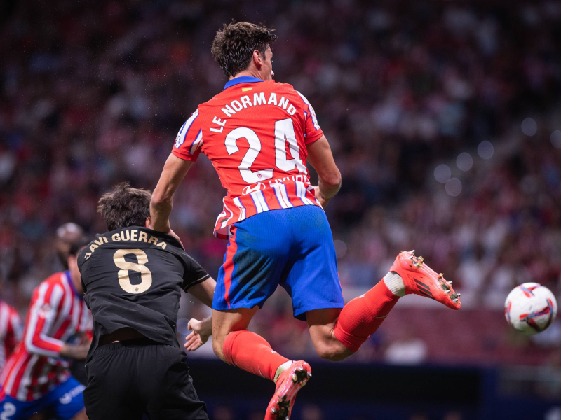 Robin Le Normand, durante un partido con el Atlético esta campaña.