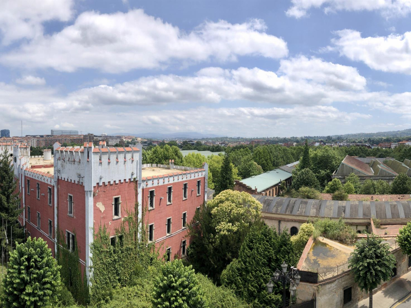 Vista de los terrenos de la antigua fábrica de armas de La Vega, en Oviedo